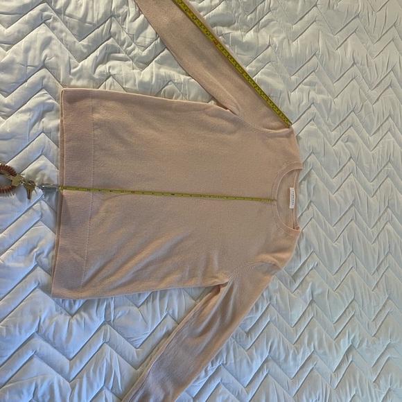 Everlane 100% Cashmere Crewneck Sweater, Light Pink, Large - Picture 4 of 6